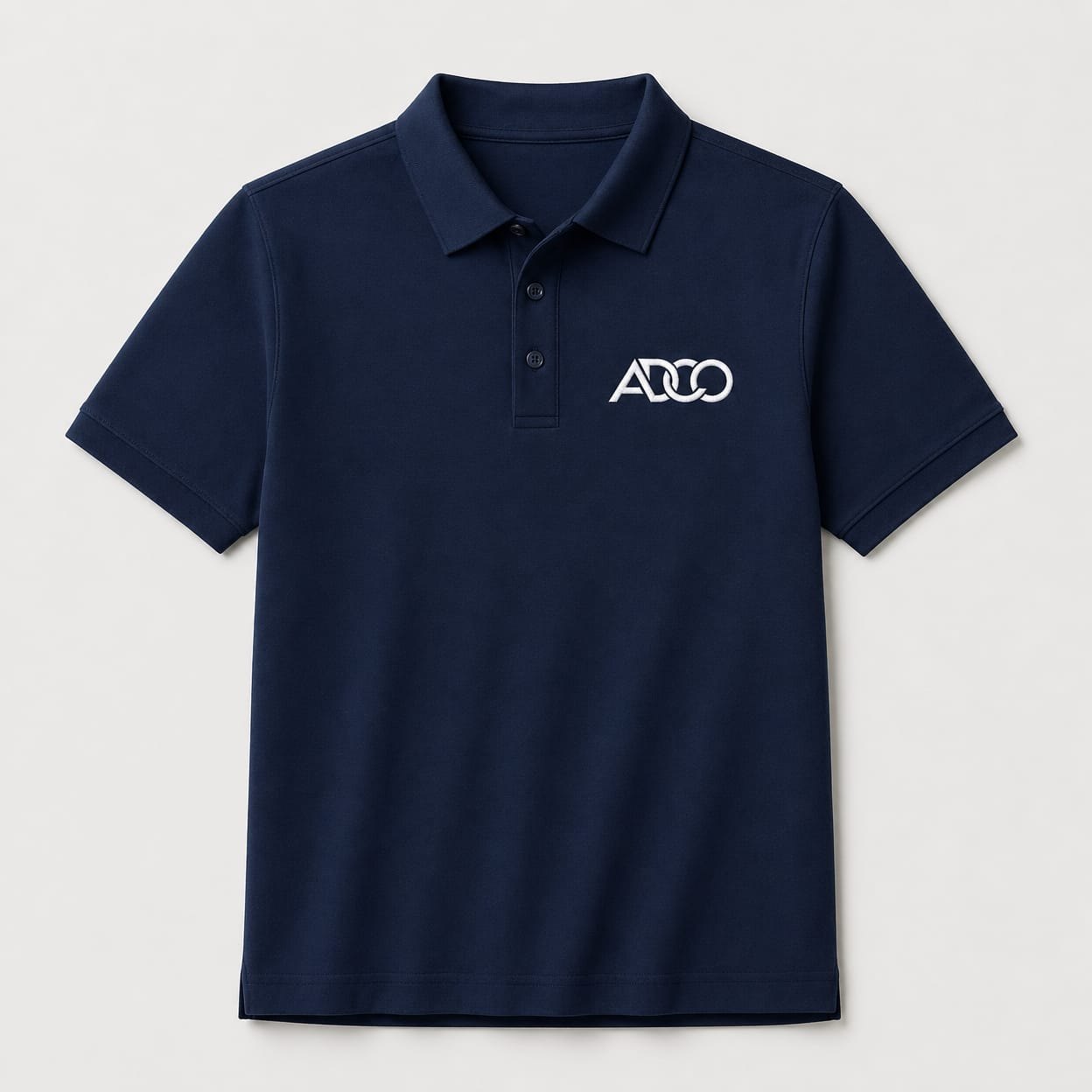 Polo bordada com o logo da marca